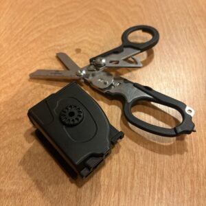 6-in-1 Rescue Trauma Shears with holster
